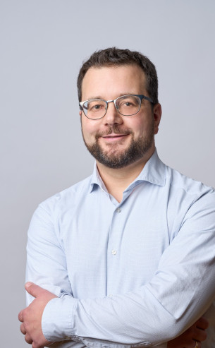 Dr. Andreas Angerer