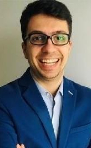 Dr․ Lukasz Ostrowski