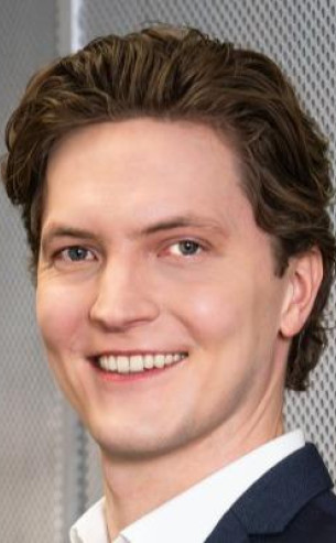 Dr. Konstantin Peveling