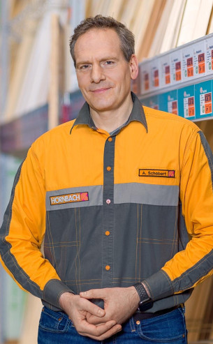 Dr. Andreas Schobert