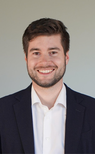 Dr. Fabian Knirsch