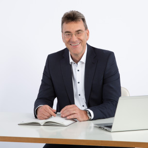 Dr. Niels Pörksen