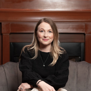 Larissa Schneider (Unframe)
