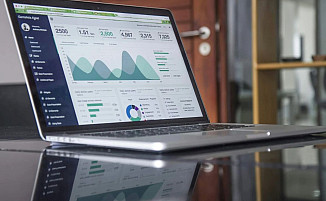 Zukunftsorientierter Vertrieb: Warum Unternehmen jetzt auf KI, Daten und Social Selling setzen sollten