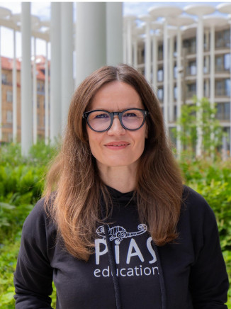 Dr․ Sabine Völkel