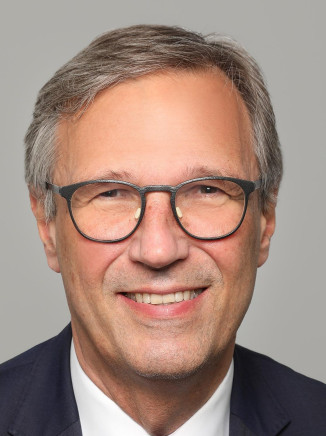 Dr. Stefan Mair